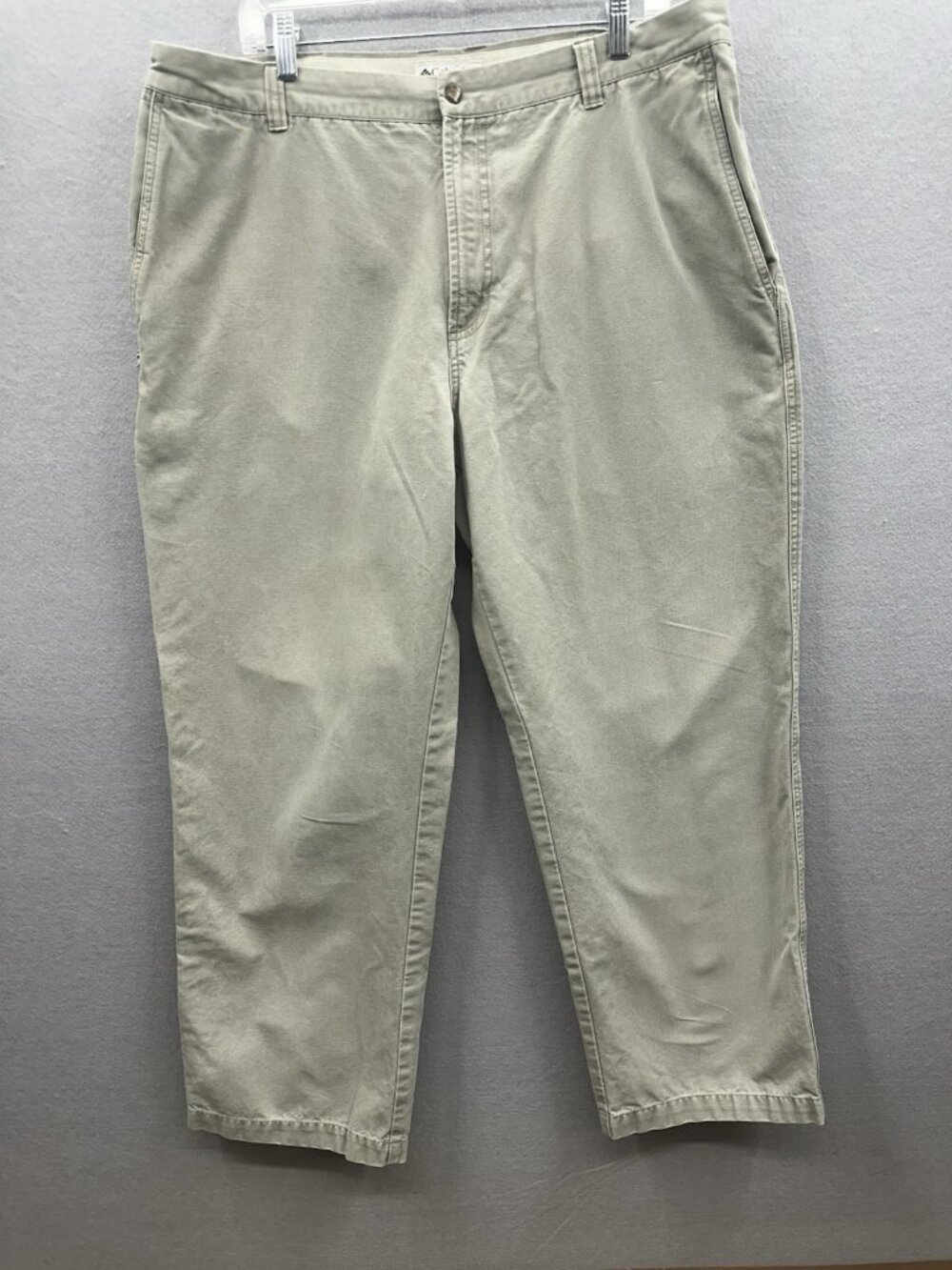 Columbia Men Size 38x30 Utility Cargo Pants Khaki Gray Cotton Canvas AM8142